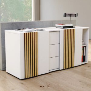 Sideboard in Weiß mit zwei Schiebetüren, akustischen Paneelen aus recyceltem PET-Filz und Eiche hell, drei Push-to-Open-Schubladen, höhenverstellbare Stellfüße, freistehend, ideal für Büro oder Empfangsbereich.